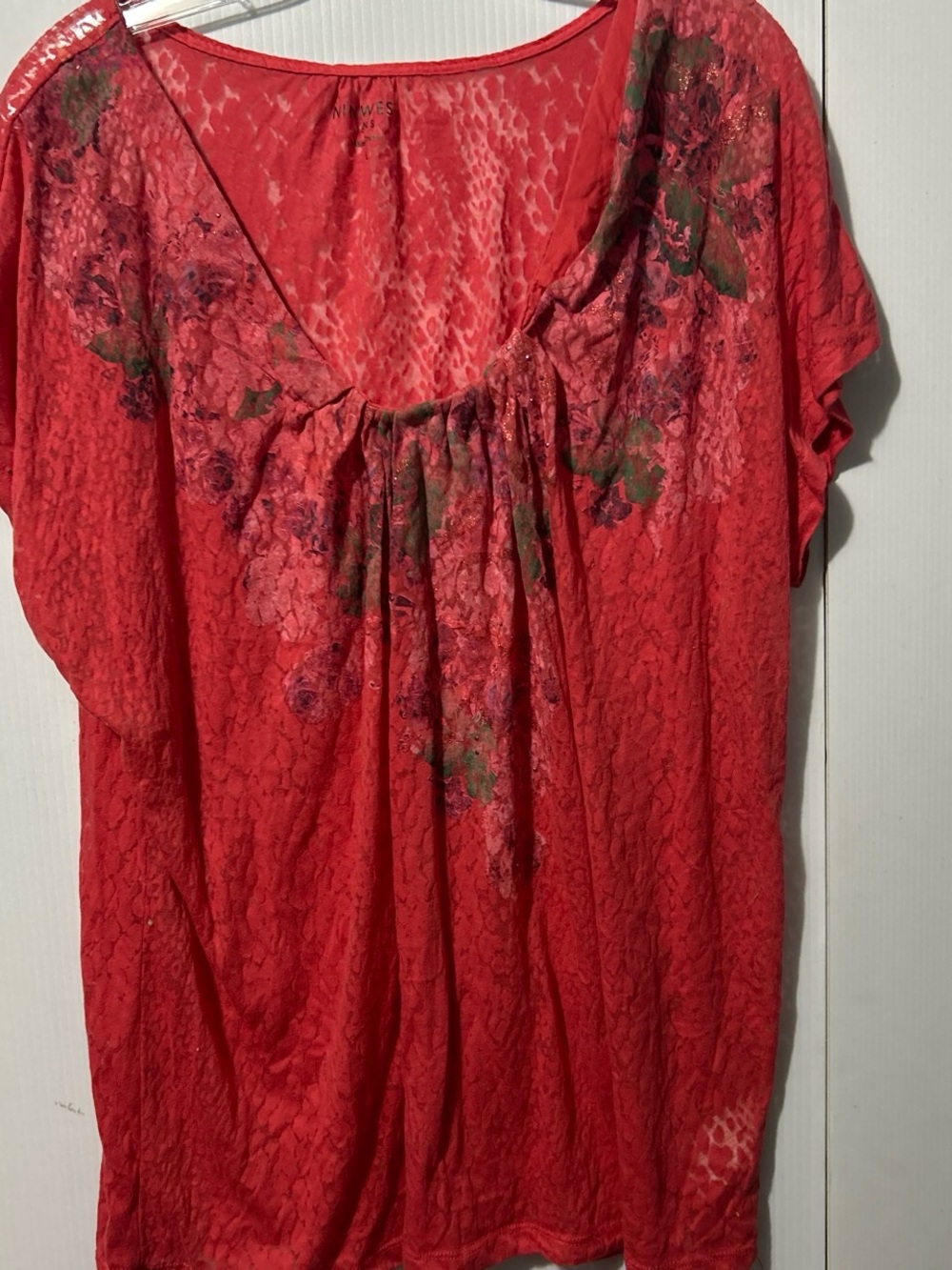 Nine West Red Floral Scoop Neck Tunic Top